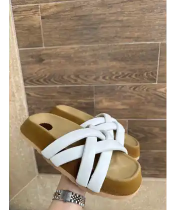 Tenda Beyaz Cilt Terlik