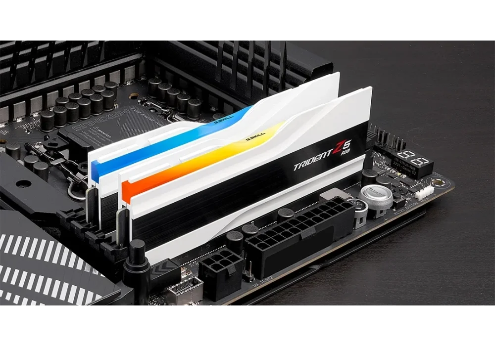 G.Skill 64GB(2x32) Trident Z5 RGB Beyaz 6400mhz CL32 DDR5 Ram (F5-6400J3239G32GX2-TZ5RW)