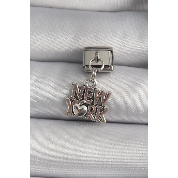 316L Çelik Gümüş Renk Sallantı New York Yazı Model Nomination Charm 5886