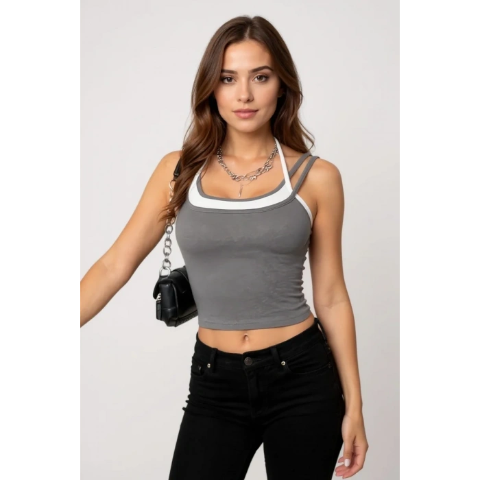 Kadın Antrasit Gri Beyaz Çift Renk Çapraz Askılı Crop Top Bluz – Şık, Rahat ve Kolay Kombinlenebilir