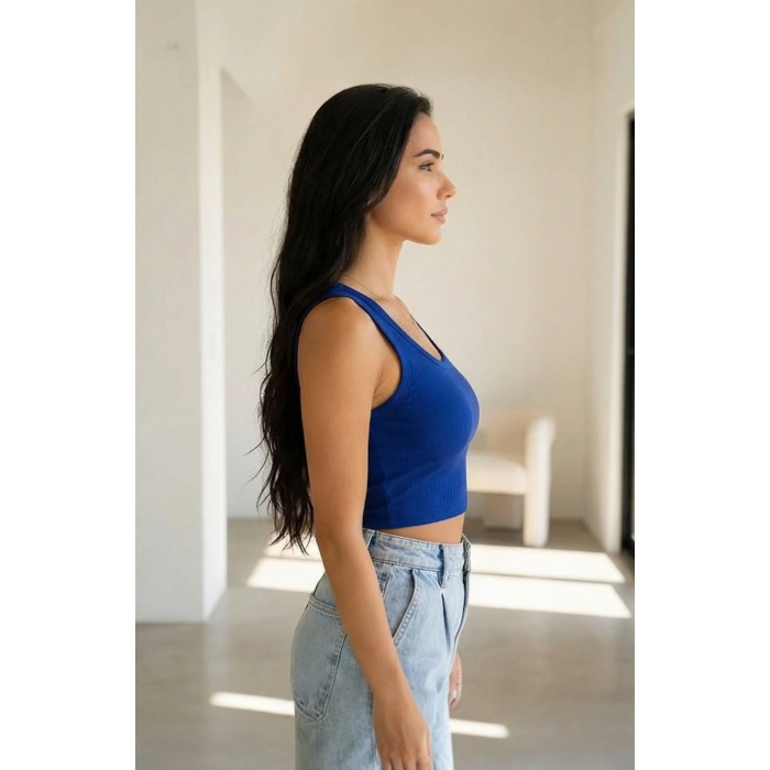 Kadın Lacivert Kare Yaka Crop Top Bluz – Şık, Rahat ve Kolay Kombinlenebilir
