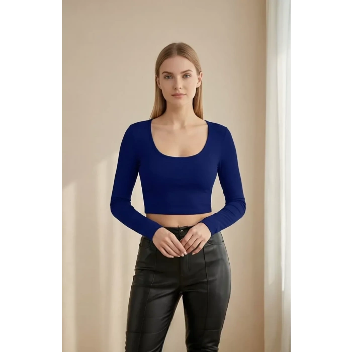 Kadın Mavi Uzun Kol Kare Yaka Crop Top Bluz – Şık, Rahat ve Kolay Kombinlenebilir