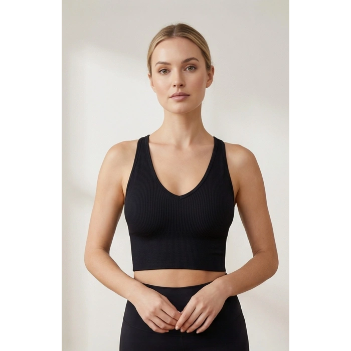 Kadın Siyah Derin Göğüs Dekolteli Şık Crop Top Bluz – Şık, Rahat ve Kolay Kombinlenebilir