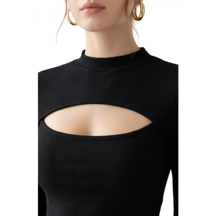 Kadın Siyah Göğüs Dekolteli Uzun Kollu Cut Out Crop Top Bluz – Şık, Rahat ve Kolay Kombinlenebilir