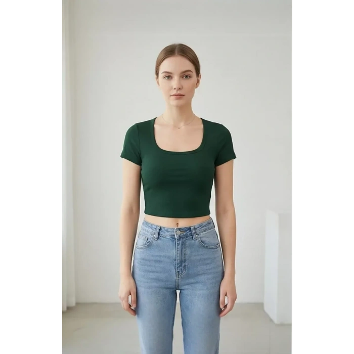 Kadın Yeşil Yarım Kol Düz Yaka Crop Top Bluz – Şık, Rahat ve Kolay Kombinlenebilir