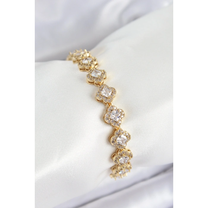Pirinç Zirkon Taşlı Yonca Baget Model Gold Renk VIP Seri Kadın Bileklik 5886