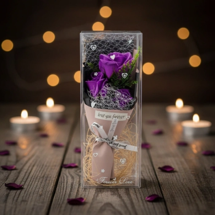 Şeffaf Kutulu Üç Gül Buketi
