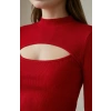 Kadın Kırmızı Göğüs Dekolteli Uzun Kollu Cut Out Crop Top Bluz – Şık, Rahat ve Kolay Kombinlenebilir