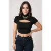 Kadın Siyah Göğüs Dekolteli Yarım Kollu Cut Out Crop Top Bluz – Şık, Rahat ve Kolay Kombinlenebilir