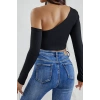 Kadın Siyah Tek Omuz Detaylı Uzun Kol Crop Top Bluz – Şık, Rahat ve Kolay Kombinlenebilir