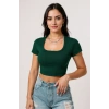 Kadın Yeşil Yarım Kol Düz Yaka Crop Top Bluz – Şık, Rahat ve Kolay Kombinlenebilir