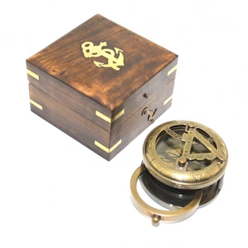 Ahşap Kutulu Pirinç Pusula Model 4