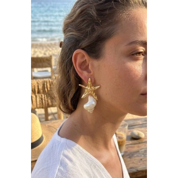 Doğal Deniz Kabuğu ve Gold Renk Yıldız Model Kadın Küpe 5886