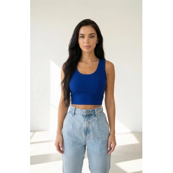 Kadın Lacivert Kare Yaka Crop Top Bluz – Şık, Rahat ve Kolay Kombinlenebilir
