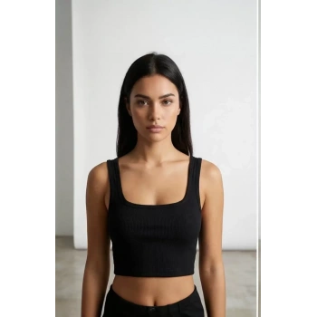Kadın Siyah Kalın Askılı Crop Top Büstiyer – Modern ve Şık Tasarım