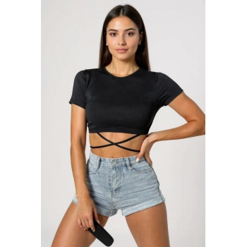 Kadın Siyah Yarım Kol Çapraz Bağlamalı Crop Top Bluz – Şık, Rahat ve Kolay Kombinlenebilir