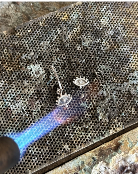 Evil Eye Çift Küpe, 1 adet pimli ve 1 adet halkalı