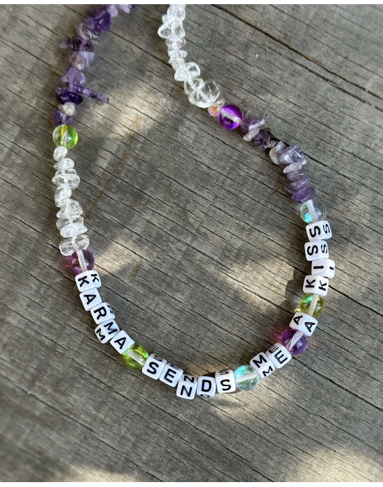 Doğaltaşlı ‘karma sends me a kiss’ Kolye