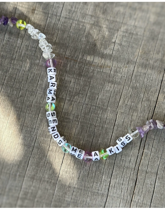 Doğaltaşlı ‘karma sends me a kiss’ Kolye