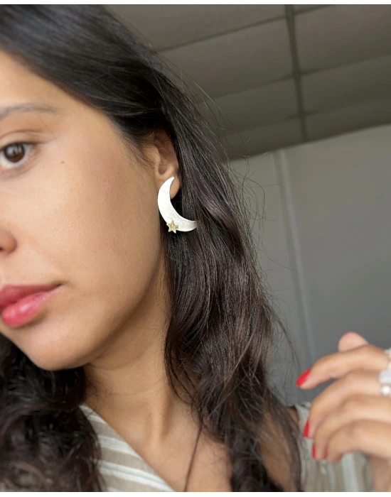 Simetrik Büyük Ay Küpeler