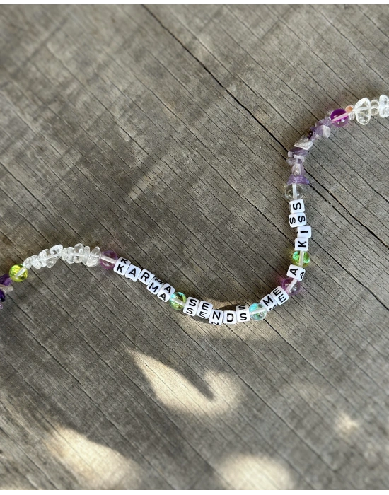 Doğaltaşlı ‘karma sends me a kiss’ Kolye