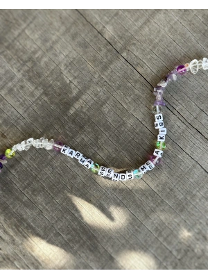 Doğaltaşlı ‘karma sends me a kiss’ Kolye