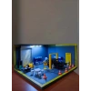 Işıklı Mini Garaj Dioraması – Detaylı Atölye Sahnesi Dekor Objesi