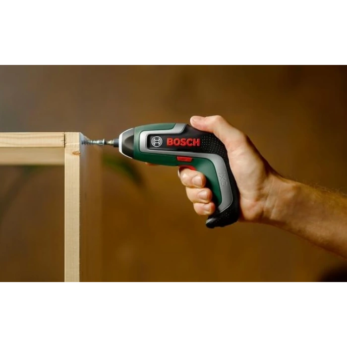 BOSCH IXO 7 Akülü vidalama makinesi + vidalama set