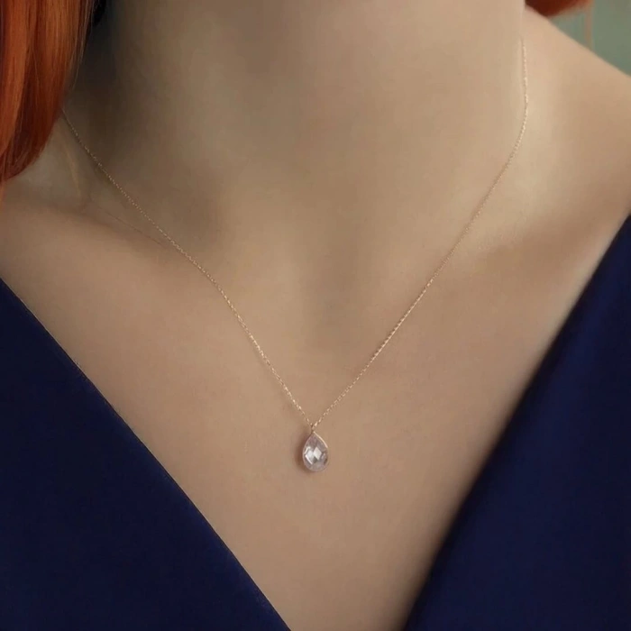 14 Ayar Altın Damla Taşlı Kolye