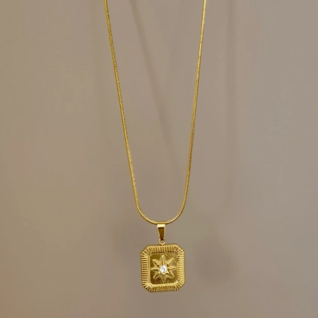 Yıldızlı Madalyon Kolye