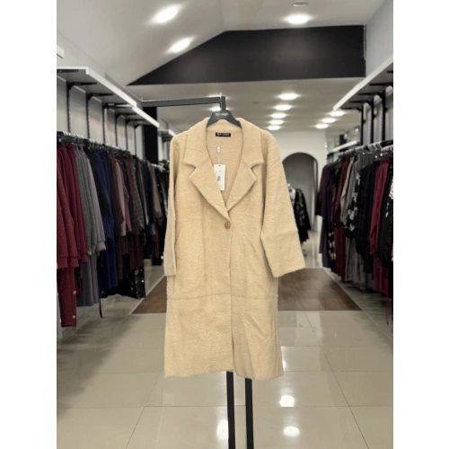 ÖNDEN DÜMELİ VE CEPLİ ANGORA KABAN - Bej