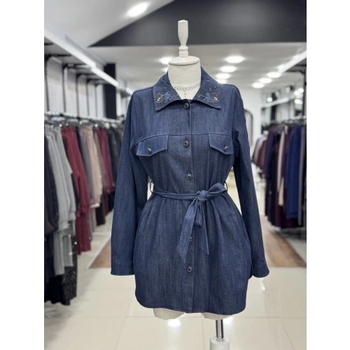 YAKASI VE SIRTI KELEBEK DESEN İŞLEMELİ KAP - Lacivert