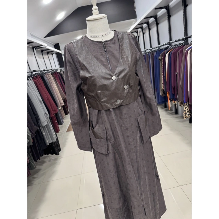 DERİ YELEKLİ CEP VE FERMUAR DETAYLI ELBİSE - Kahverengi