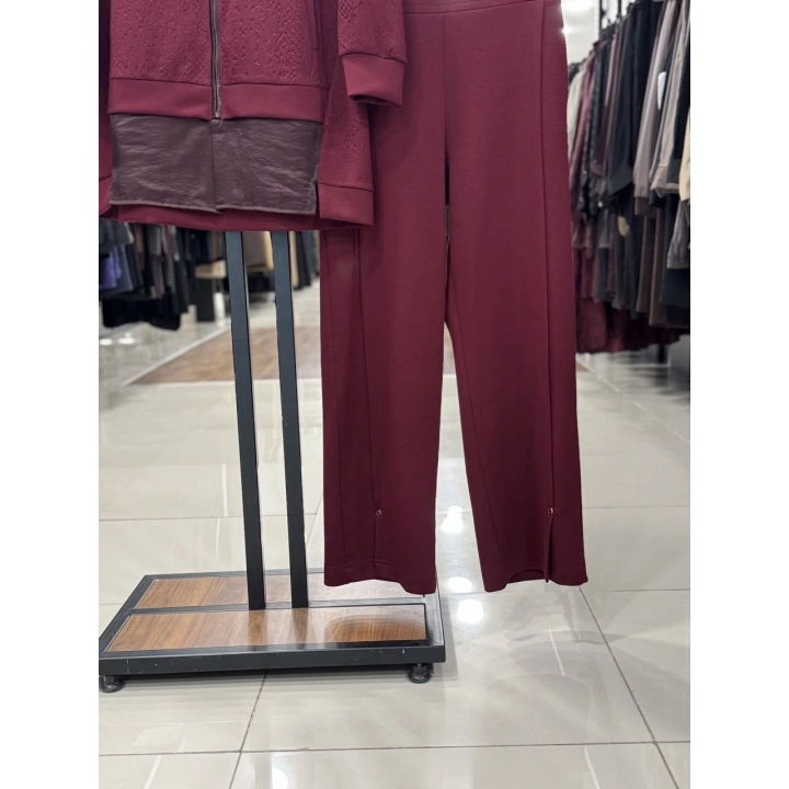 KABARTMALI KUMAŞ VE BONCUK İŞLEME DETAYLI PANTOLONLU İKİLİ T - Bordo