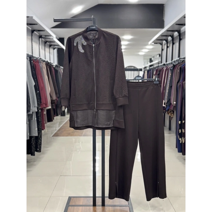 KABARTMALI KUMAŞ VE BONCUK İŞLEME DETAYLI PANTOLONLU İKİLİ T - Kahverengi