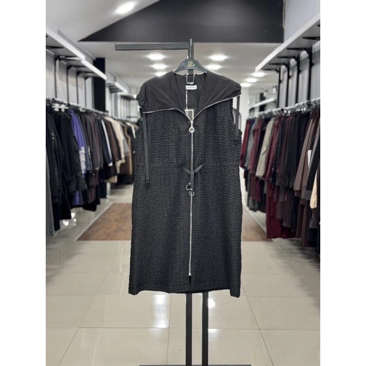 KAPŞONLU KABARTMA KUMAŞLI YELEK - Siyah