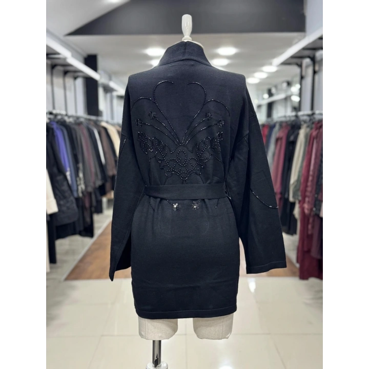 ÖN ARKASI BONCUK İŞLEMELİ KEMERLİ TRİKO HIRKA - Siyah