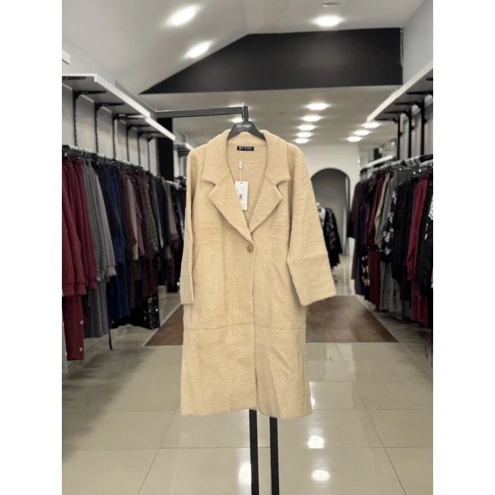 ÖNDEN DÜMELİ VE CEPLİ ANGORA KABAN - Bej