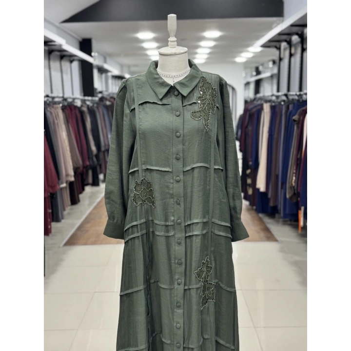 ÖNÜ BONCUK ÇİÇEK DESEN İŞLEMELİ ELBİSE - Haki