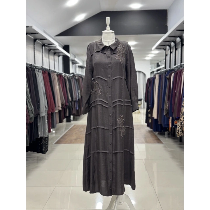 ÖNÜ BONCUK ÇİÇEK DESEN İŞLEMELİ ELBİSE - Kahverengi