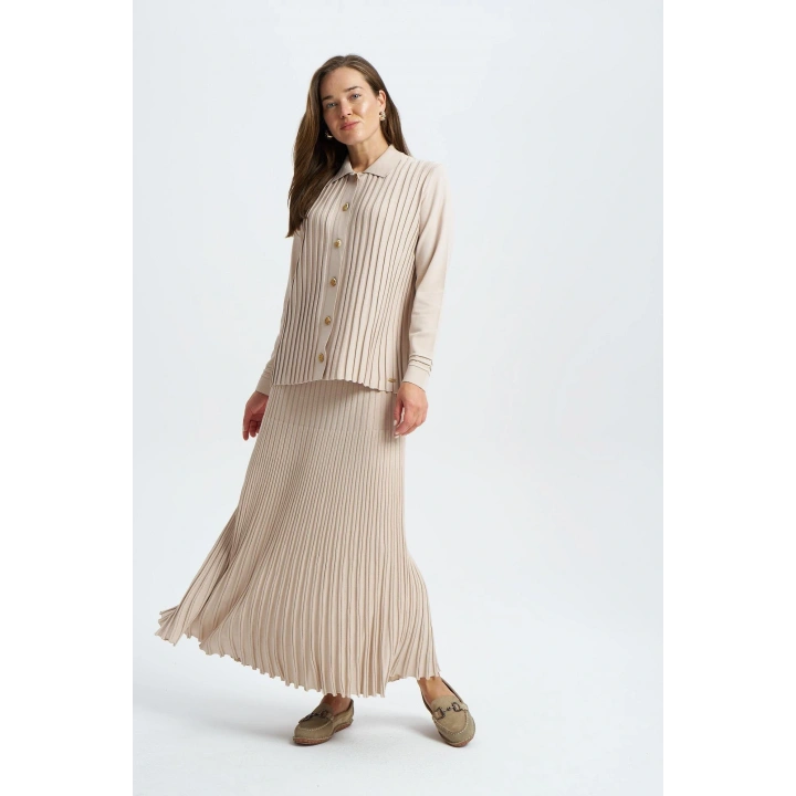 ÖNÜ KOMPLE BEKLETMELİ HIRKA - Bej