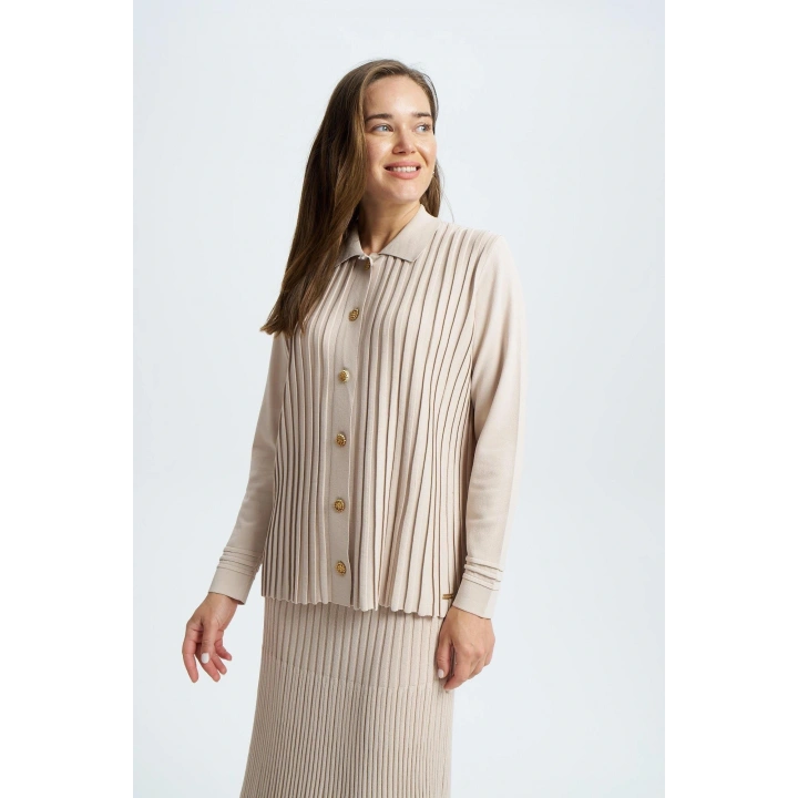 ÖNÜ KOMPLE BEKLETMELİ HIRKA - Bej