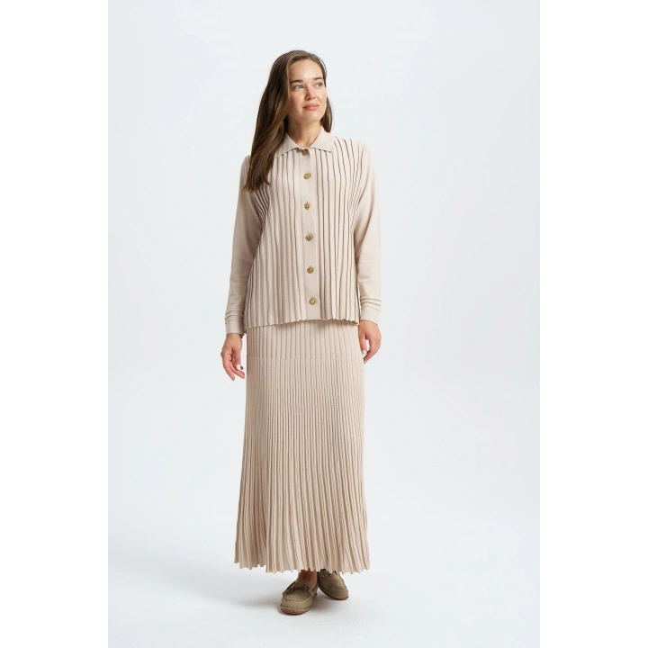 ÖNÜ KOMPLE BEKLETMELİ HIRKA - Bej