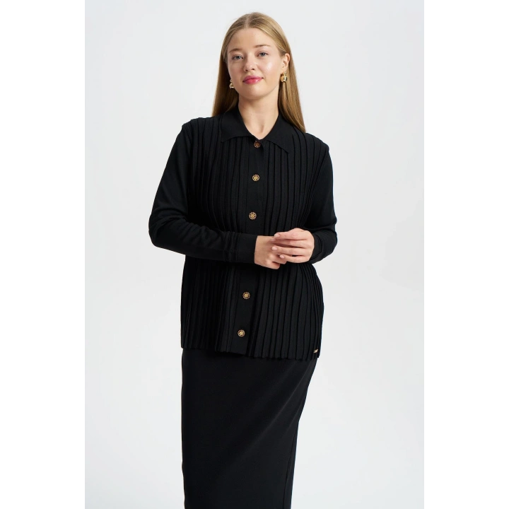 ÖNÜ KOMPLE BEKLETMELİ HIRKA - Siyah