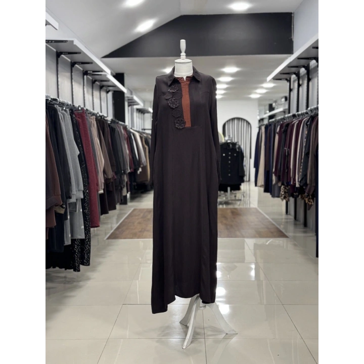 ÜST VE YAKA DETAYI FARKLI ELBİSE - Kahverengi