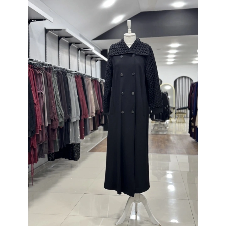 YAKA VE KOLLARI GÜPÜRLÜ KAP - Siyah