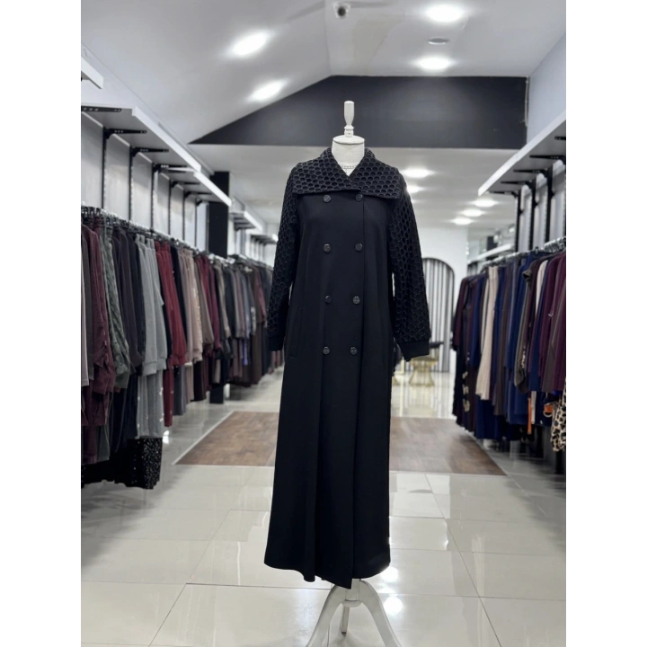 YAKA VE KOLLARI GÜPÜRLÜ KAP - Siyah