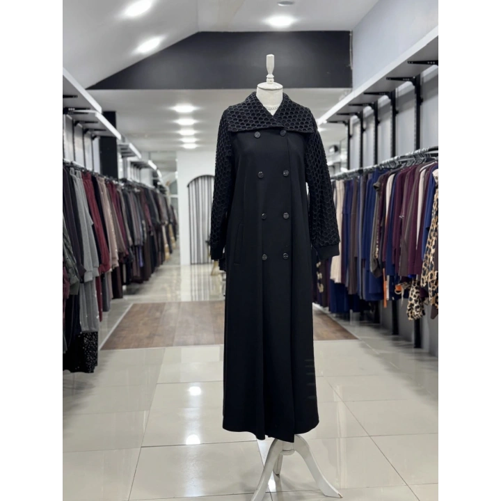 YAKA VE KOLLARI GÜPÜRLÜ KAP - Siyah