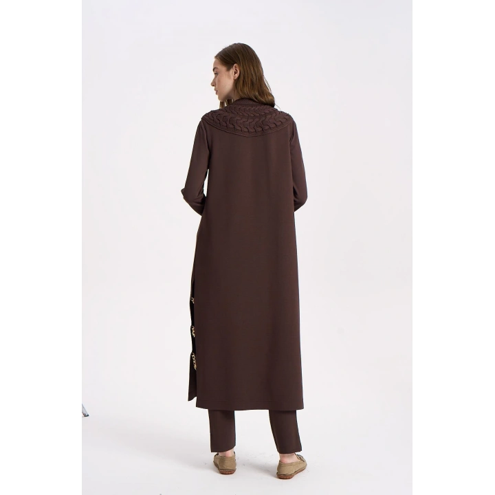 YAKASI SAÇ ÖRGÜLÜ YELEK - Kahverengi