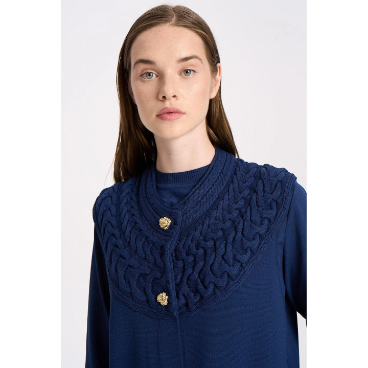 YAKASI SAÇ ÖRGÜLÜ YELEK - Lacivert